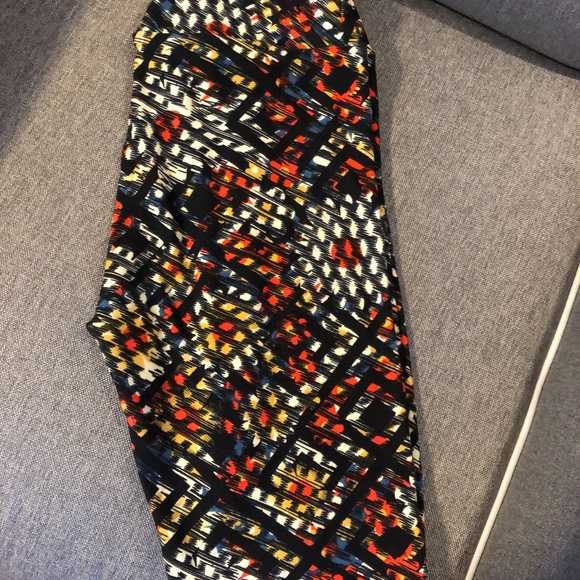 OS LuLaRoe Leggings - Picture 2 of 3